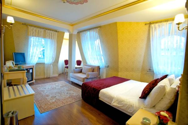 Amiral Palace Hotel